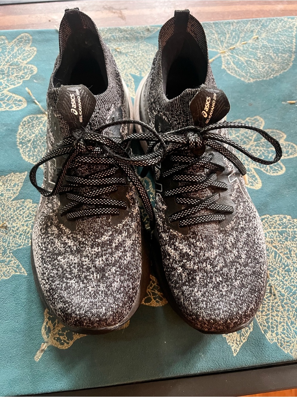 Women’s ASICS gel Kayano 29 Size 8